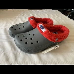 NY Giants Crocs Size M6/W8 NWT